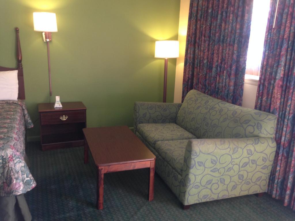 Gas Lite Motel Lawrenceville Room photo